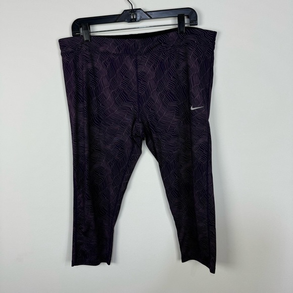 Nike Purple Printed Cropped Capri Leggings Active Workout Running Gym Fitness - Picture 1 of 3